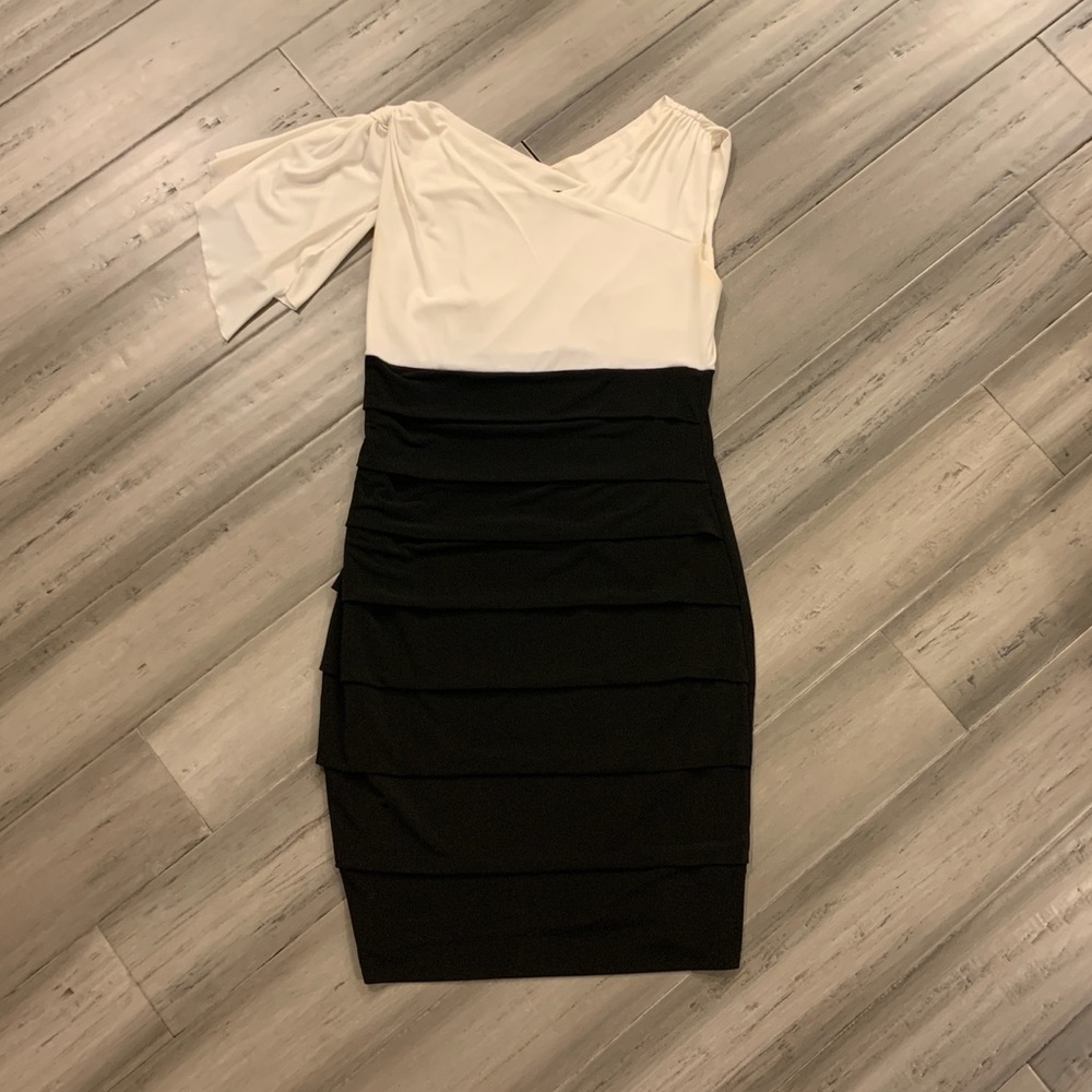 Cocktail dress! Women Size 8. (Enfocus Studio)